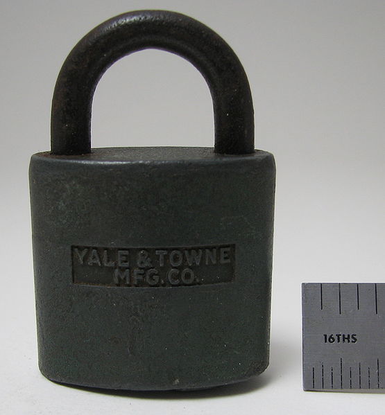 File:Yale-Junior-disc-tumbler-603-front.JPG