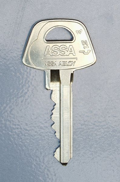 File:Assa d12 key closeup.jpg