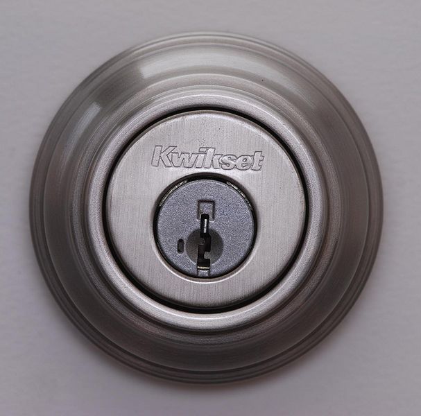 File:Kwikset SmartKey cylinder silver.jpg
