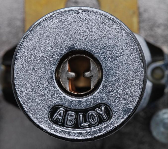 File:Abloy Disklock cylinder.jpg