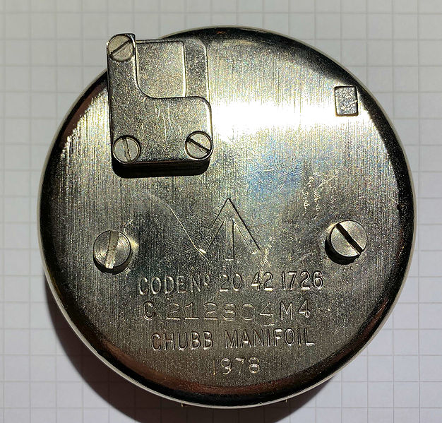 File:Chubb Mark IV Manifoil lock-TomEklof.jpg